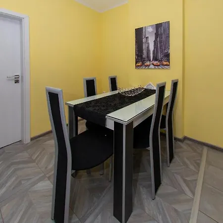 Апартаменты Yellow&Black
